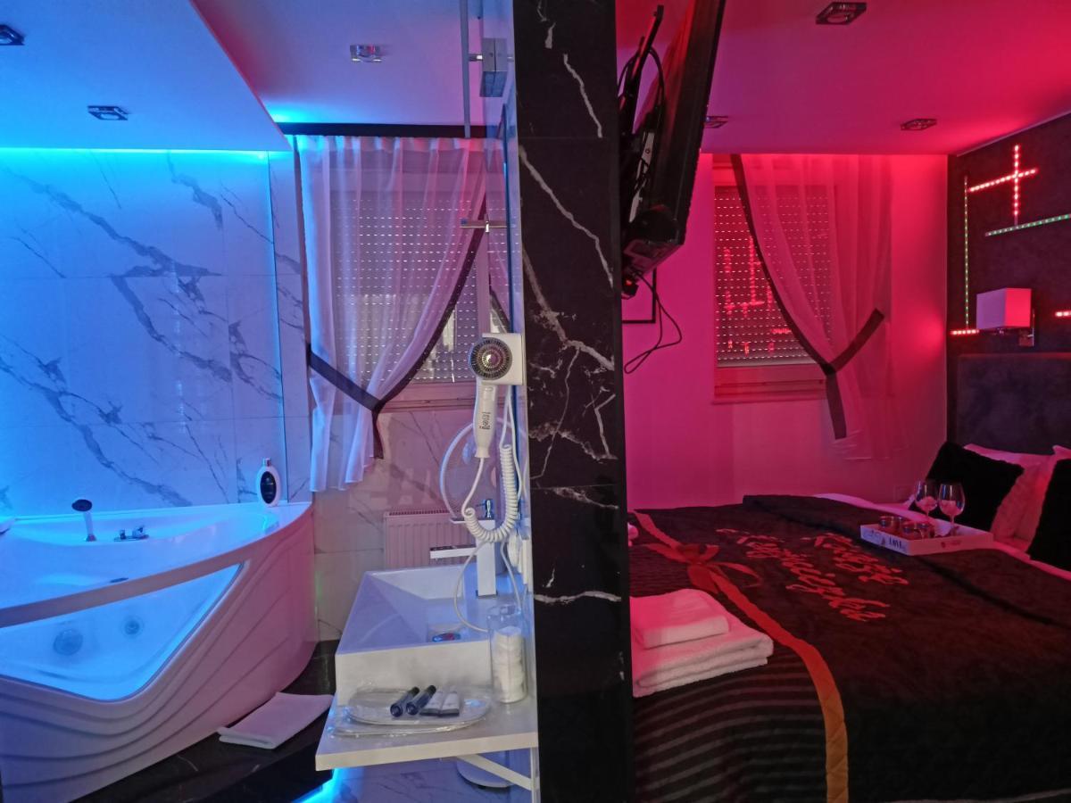 Pokoje Hotelowe Nad Zalewem سيدلس المظهر الخارجي الصورة