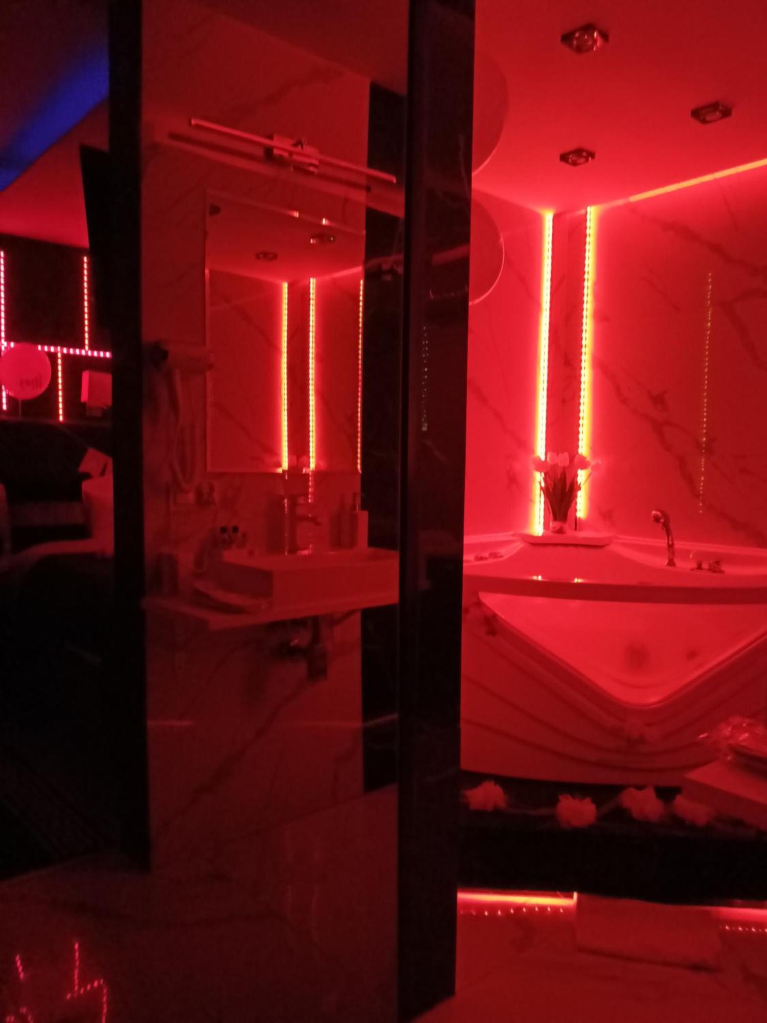 Pokoje Hotelowe Nad Zalewem سيدلس المظهر الخارجي الصورة