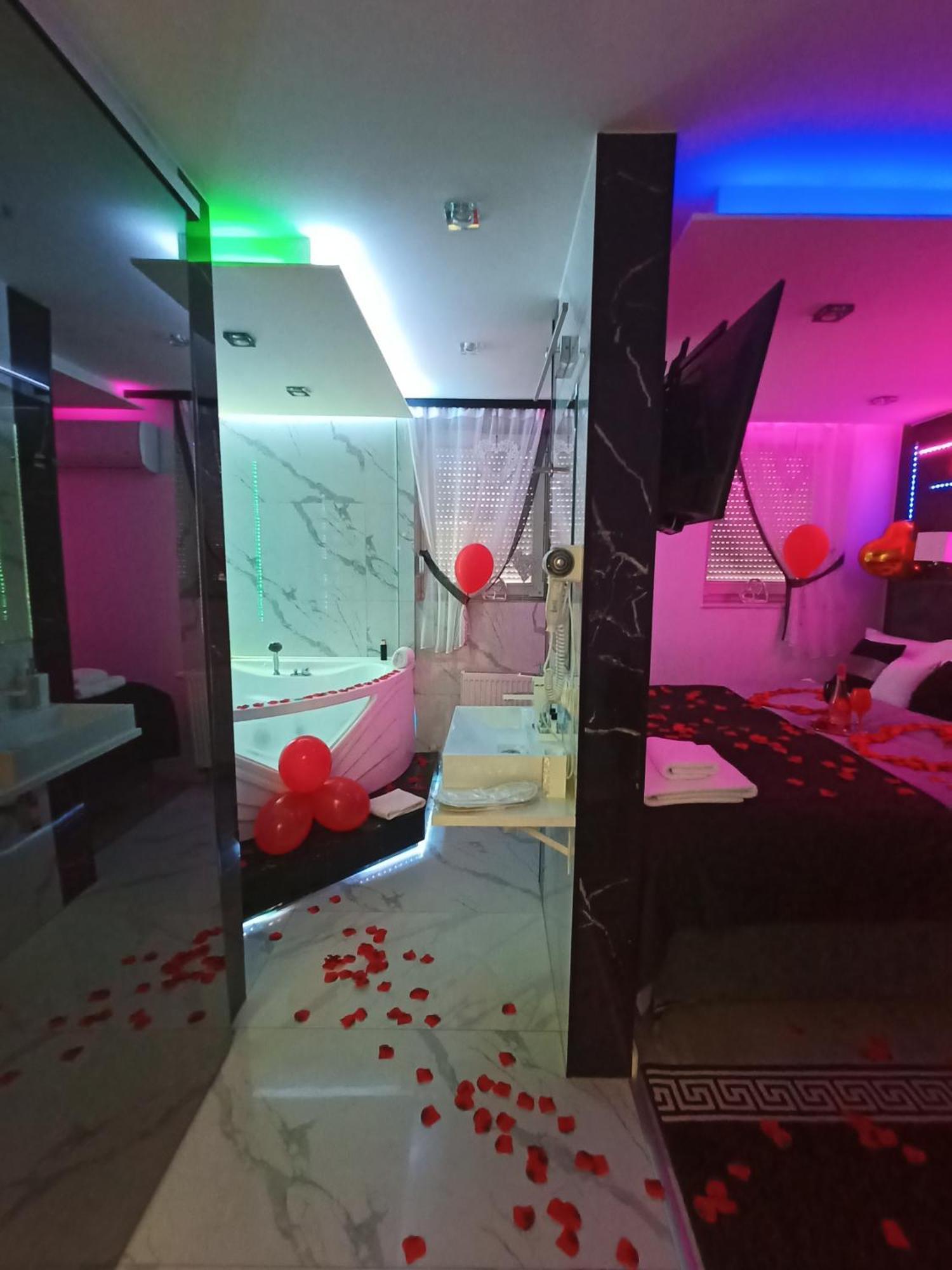 Pokoje Hotelowe Nad Zalewem سيدلس المظهر الخارجي الصورة